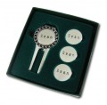 Sterling silver finish divot repair tool set.  Comes in green gift box with clear top.  Perfect for gift-giving!  Includes 4 engraved ballmarkers